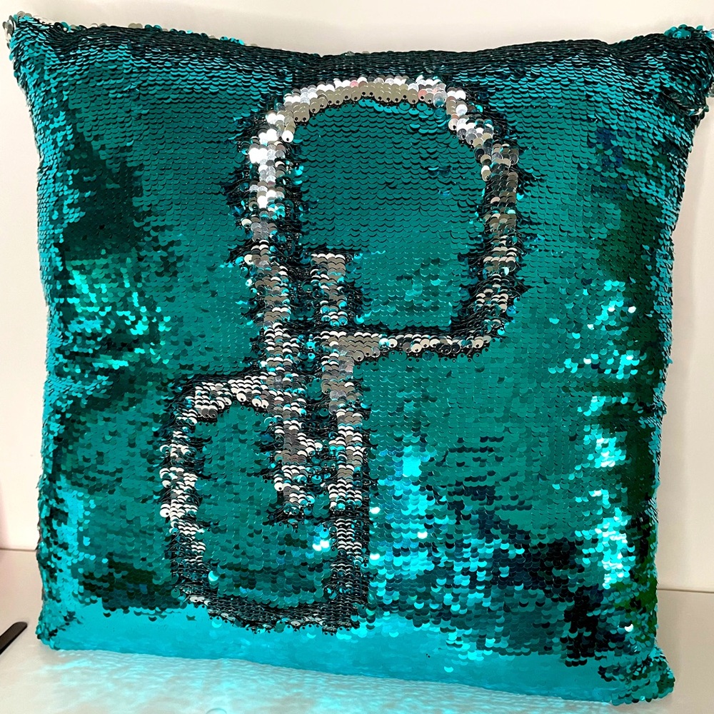Decorative Pillow Sequin            *Great for DORM*